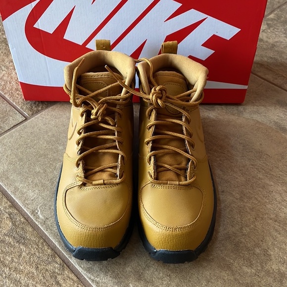 + NIKE + Manoa LTR Boot - Picture 8 of 10